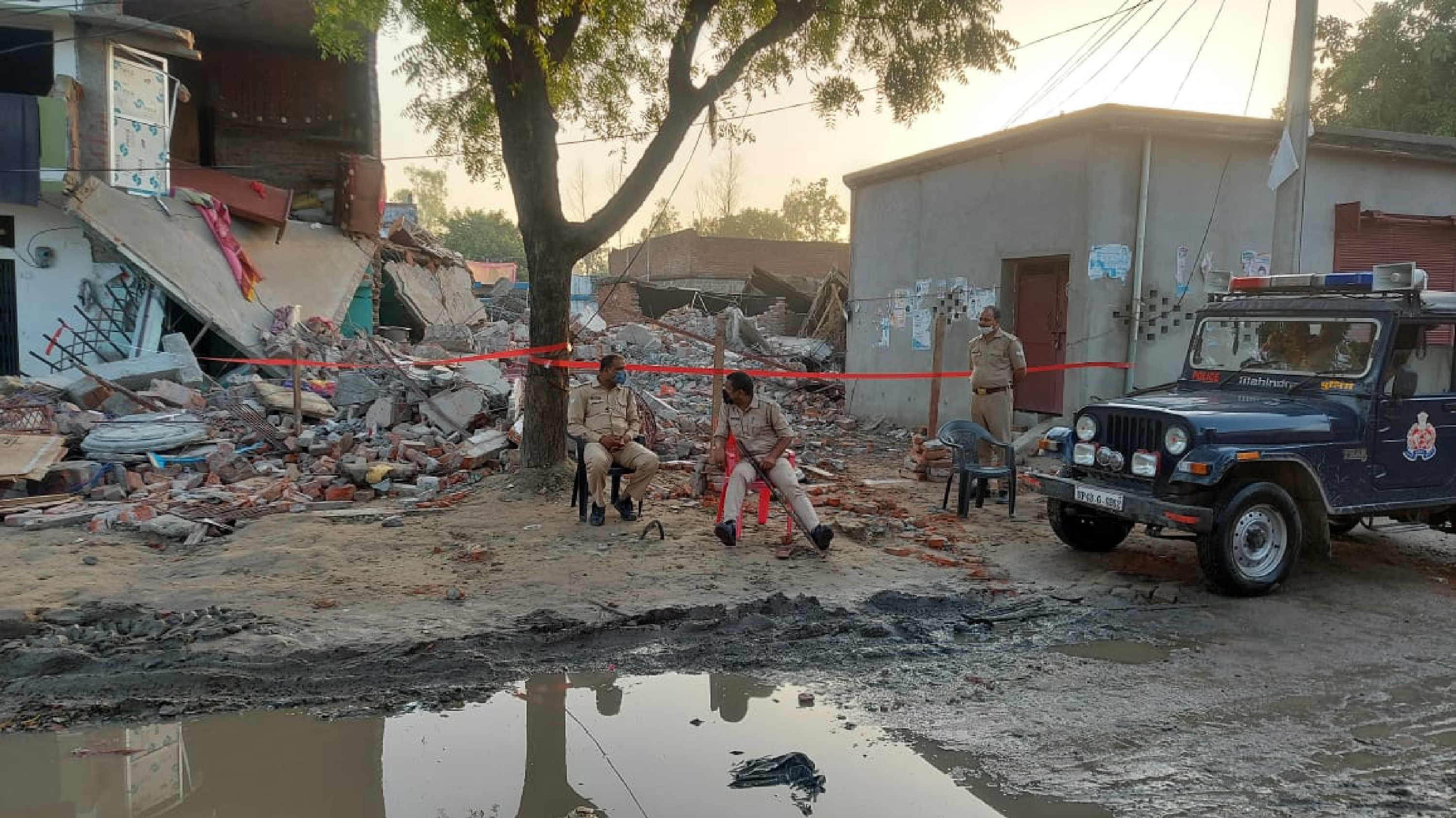 गोंडा में घर में हुए विस्फोट में आठ की मौत-सात गंभीर, सीएम ने जताया शोक